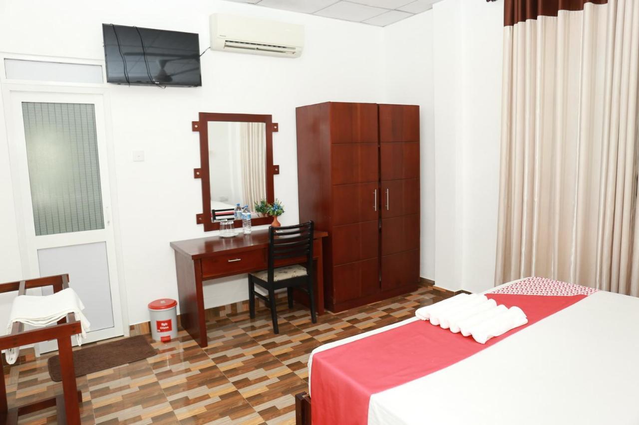 Hotel Coconut Primitive Negombo Esterno foto
