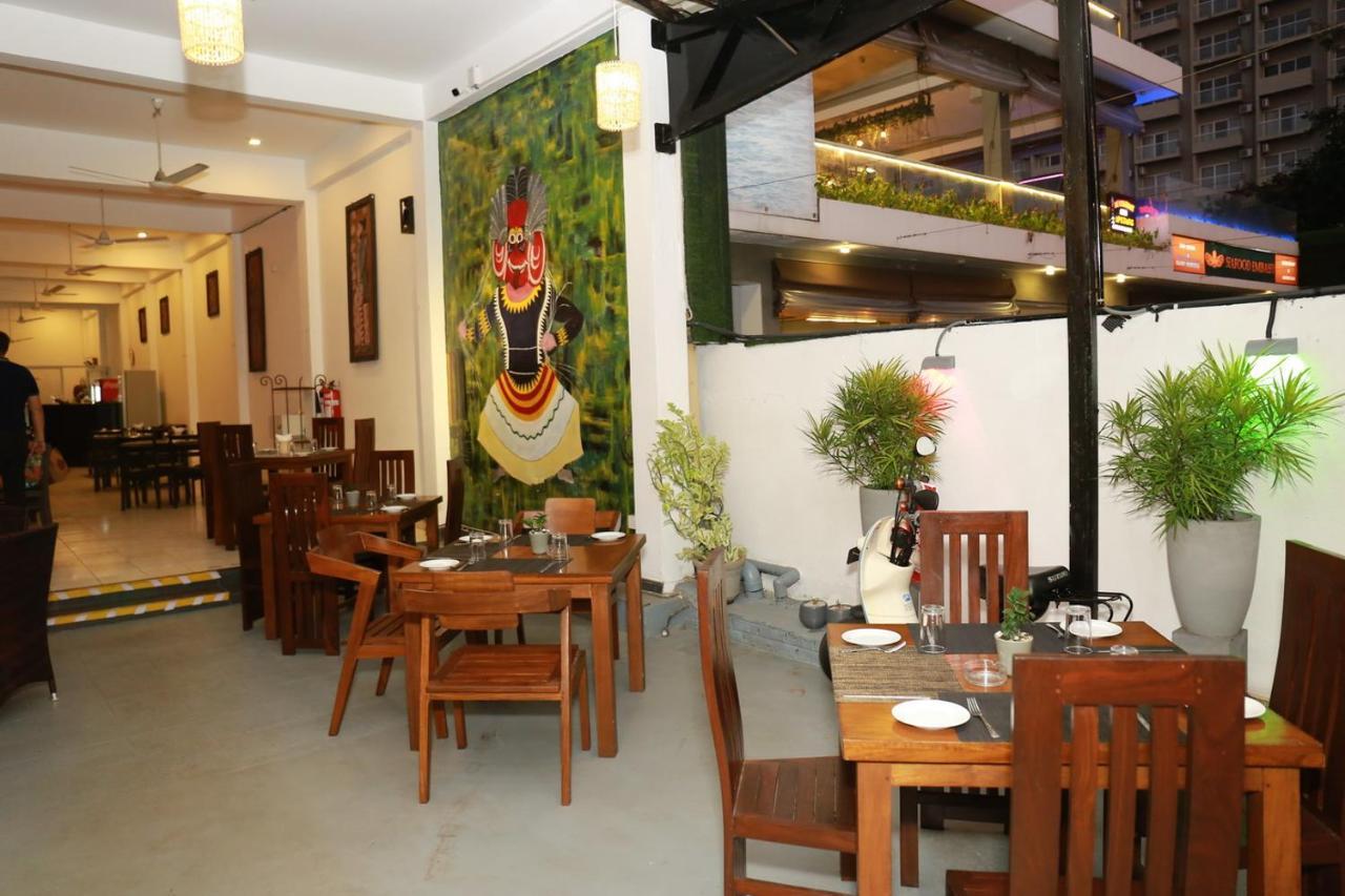 Hotel Coconut Primitive Negombo Esterno foto